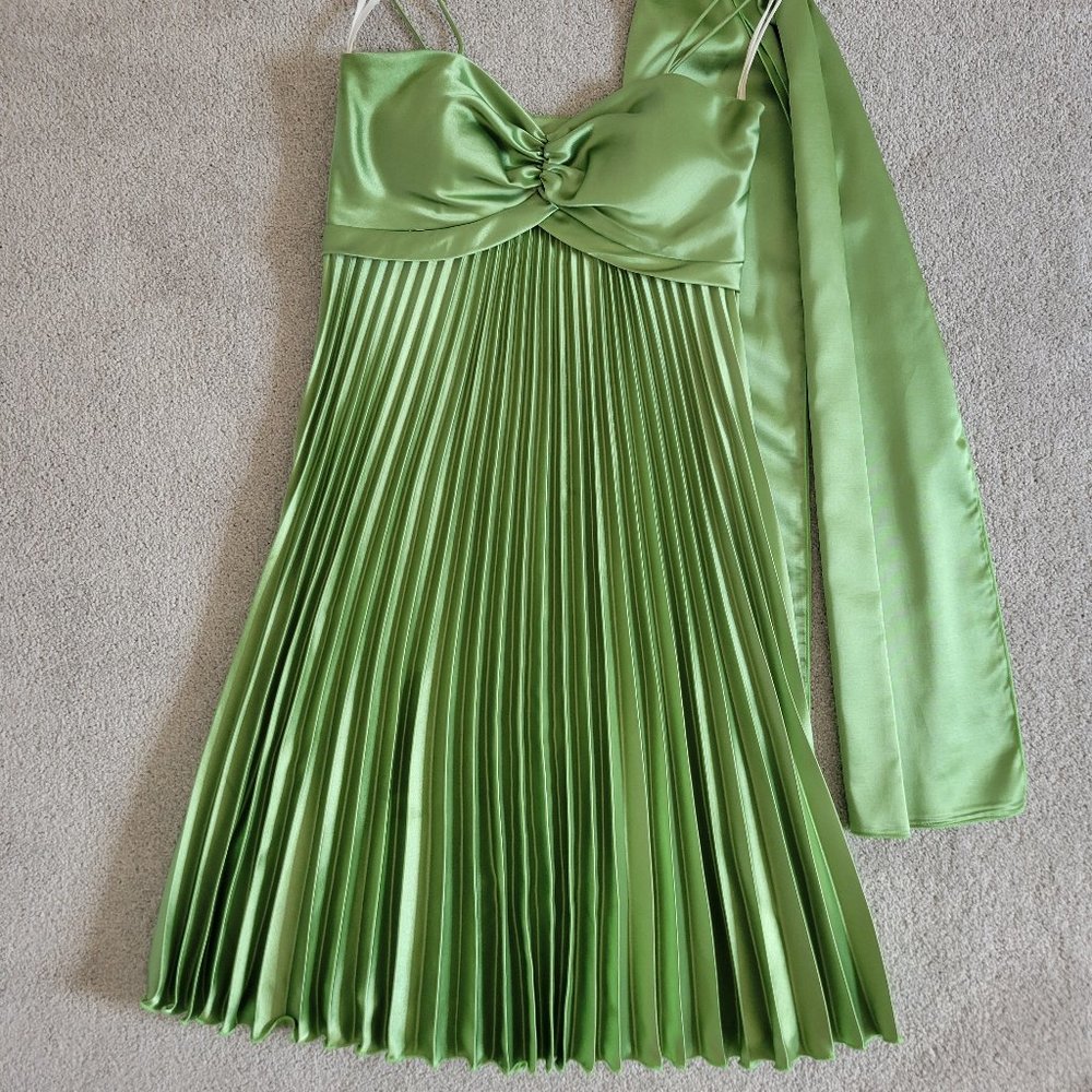 Green pleated dress